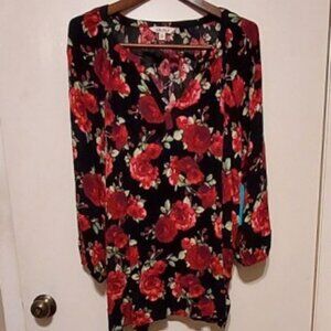 NWTs The Pioneer Woman V Neck 3/4 Sleeve Blouse. Roses Sz XL